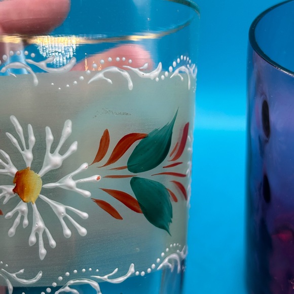 Victorian antique drinking glasses cranberry art glass and hand painted floral - Picture 4 of 4